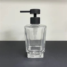 پخش کننده صابون شیشه ای را با پمپ پاک کنید